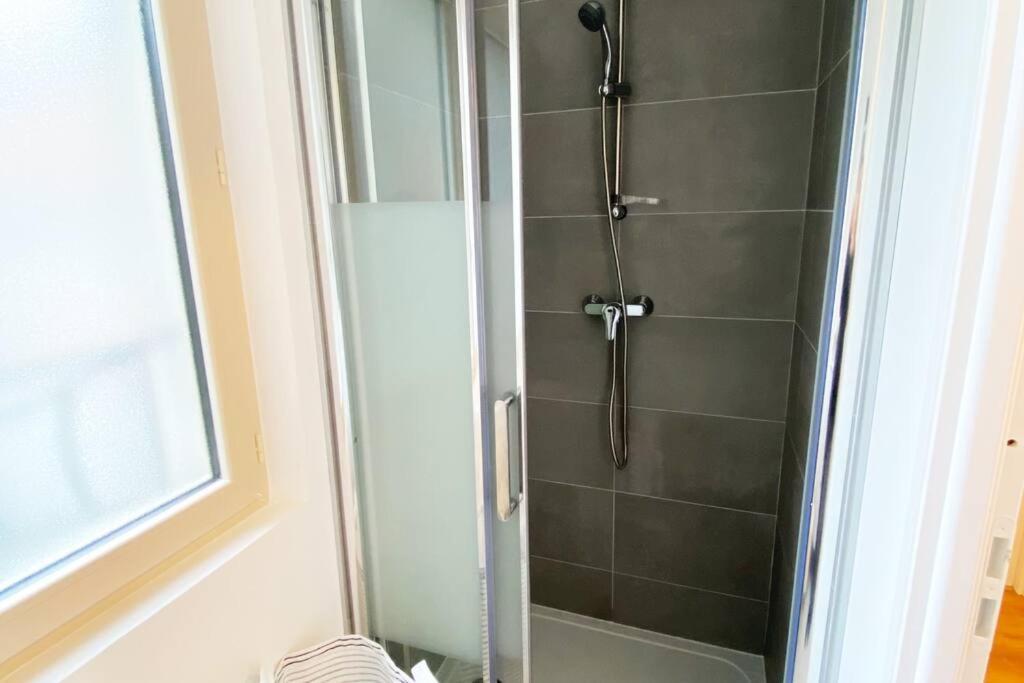 T5 Spacieux Et Chaleureux Avec Parking Privatif Apartment *
