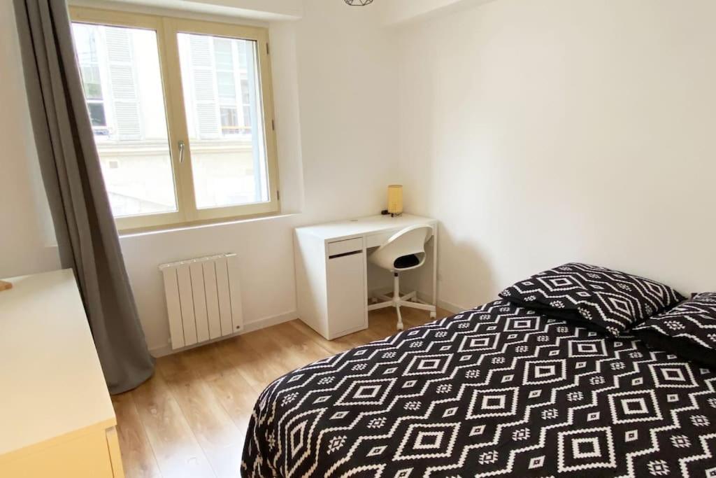 T5 Spacieux Et Chaleureux Avec Parking Privatif Apartment