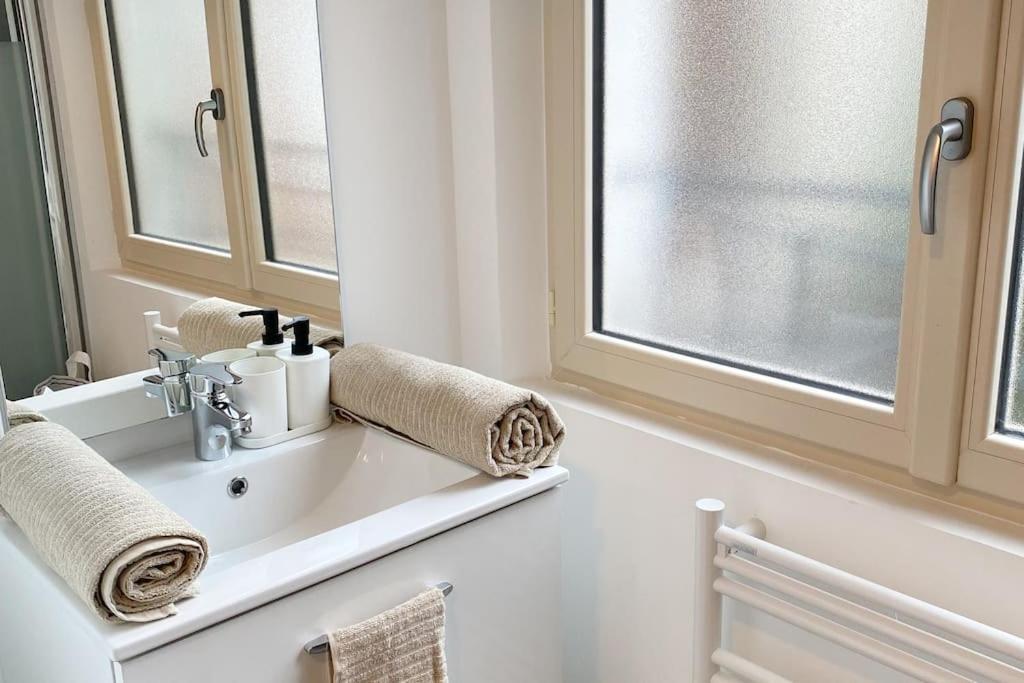 Appartement T5 Spacieux Et Chaleureux Avec Parking Privatif