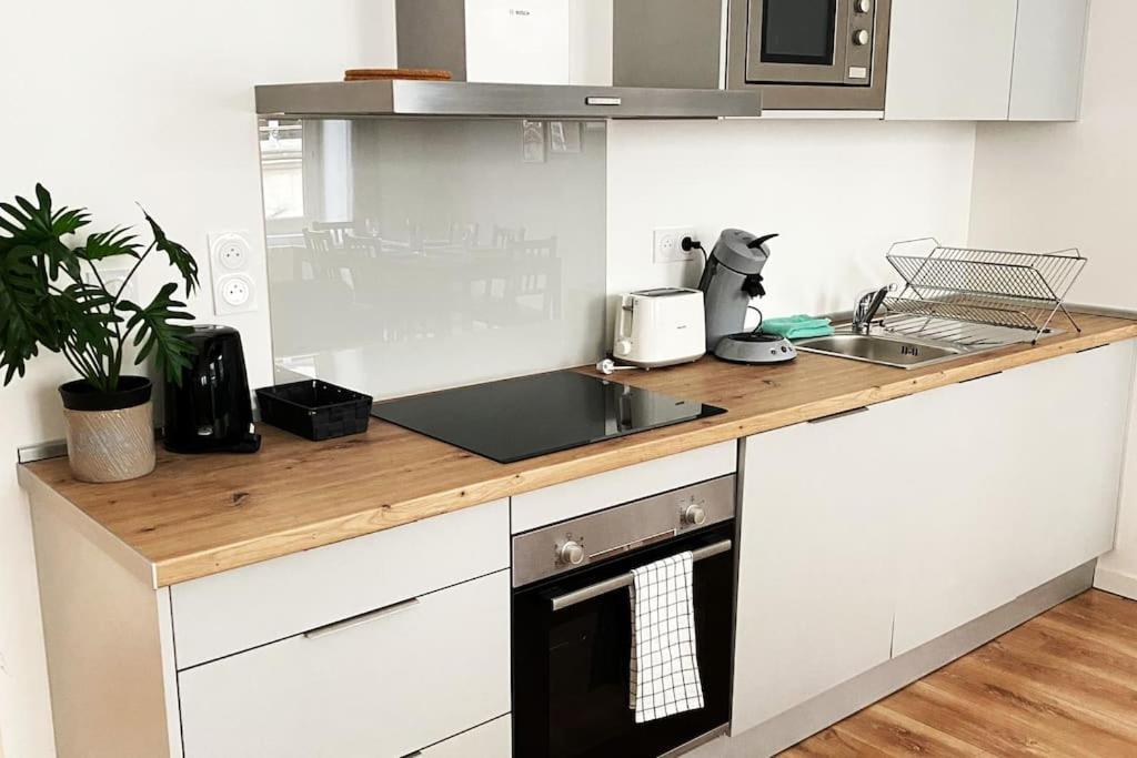 Appartement T5 Spacieux Et Chaleureux Avec Parking Privatif